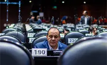 Cuauhtémoc Blanco es sorprendido jugando pádel durante sesión legislativa | VIDEO