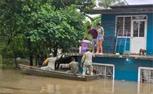 Damnificados por lluvias recibirán 20 mil pesos; siguen caminos y puentes afectados en cinco estados