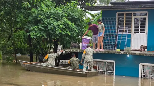 Damnificados por lluvias recibirán 20 mil pesos; siguen comunidades incomunicadas en 3 estados