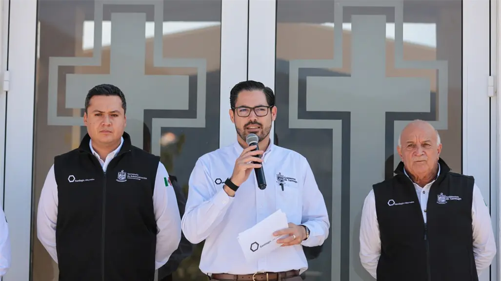 David de la Peña inaugura capilla renovada, nichos y carroza en el panteón San Marcos