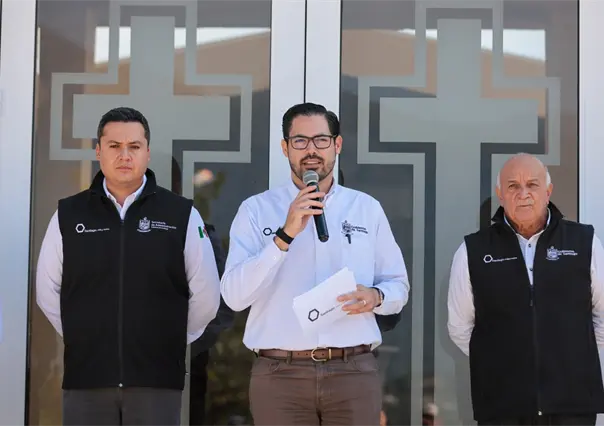 David de la Peña inaugura capilla renovada, nichos y carroza en el panteón San Marcos