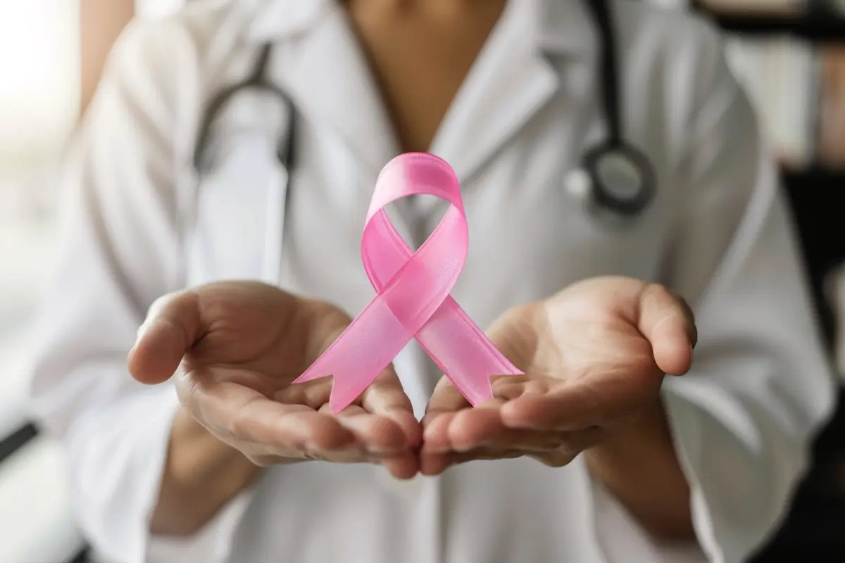 En el Día internacional de Lucha Contra el Cáncer de Mama, el Gobierno del Estado de Tamaulipas lleva a cabo diveras actividades para combatir esta enfermedad. Foto: Freepik