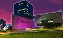 Congreso de Nuevo León se ilumina de rosa por el Día Internacional de la Lucha Contra el Cáncer de Mama