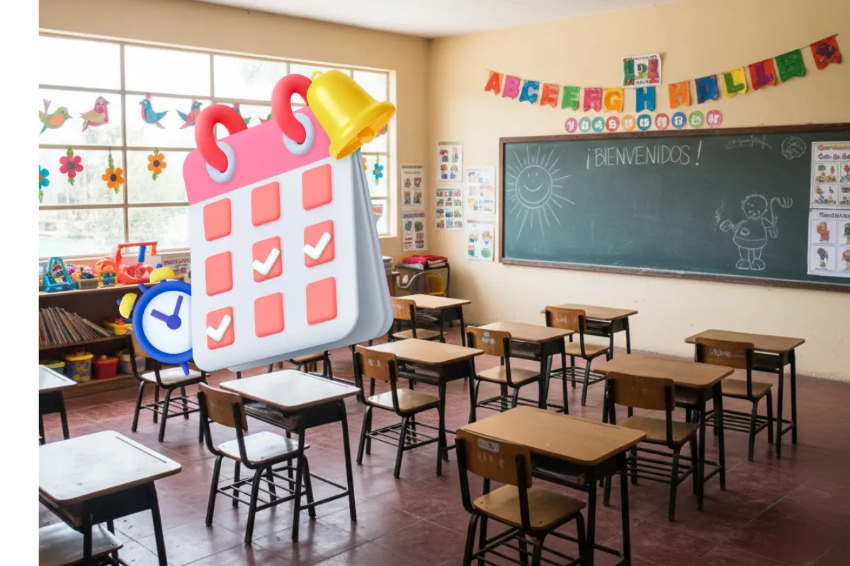 Aula escolar en México. Salón vacío con mesas y sillas escolares. Al frente calendario y reloj | Gemini IA