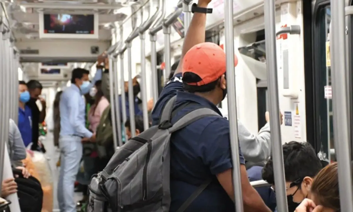 Pasajeros en el STC Metro CDMX. Foto: X (@MetroCDMX)