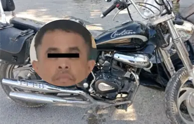Hombre circula sin casco en motocicleta robada y es detenido en Salinas Victoria