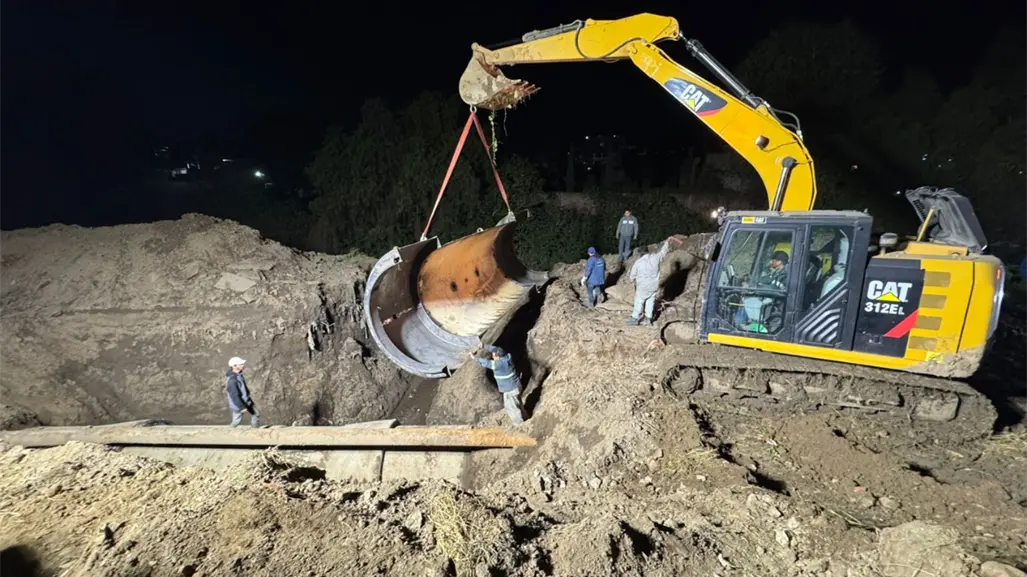 Fuga en acueducto del ramal Teoloyucan-Cuautitlán causa suspensión parcial del suministro de agua