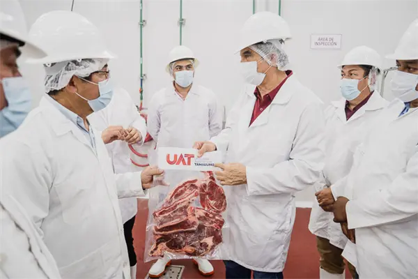 Américo Villarreal superviso modernización del rastro TIF en la UAT