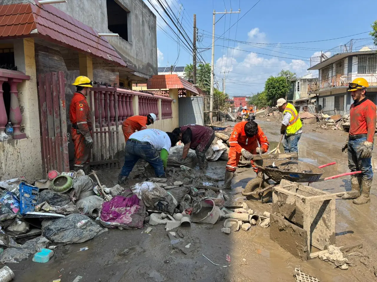 ¿Qué labores realiza la brigada de Yucatán en Poza Rica?. Foto: Cortesía