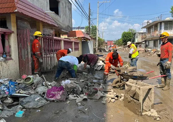 Familias de Poza Rica reciben apoyo de brigada de Yucat&aacute;n tras lluvias e inundaciones