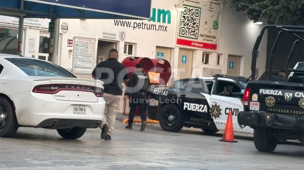 VIDEO | Motociclistas armados desatan asalto a gasolinera al norte de Monterrey