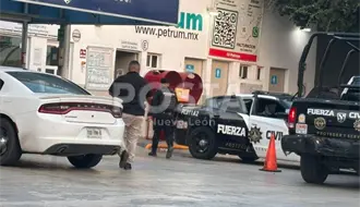 VIDEO | Motociclistas armados desatan asalto a gasolinera al norte de Monterrey