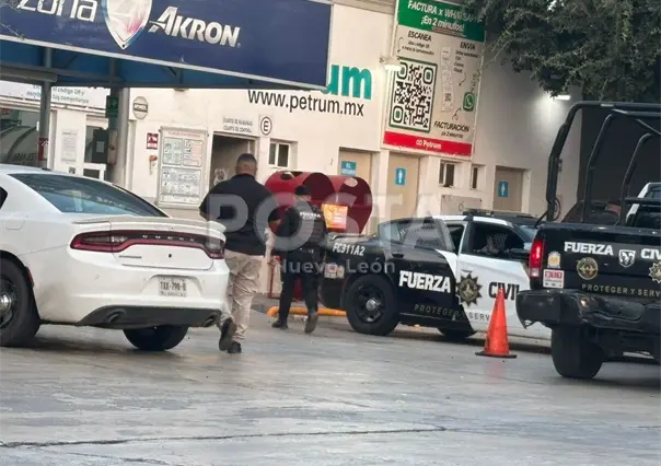 VIDEO | Motociclistas armados desatan asalto a gasolinera al norte de Monterrey
