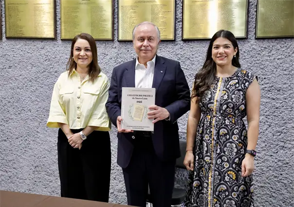 Congreso presenta edición facsimilar de la primera Constitución de Nuevo León de 1825