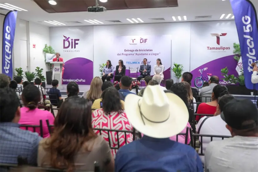 El apoyo de las bicicletas es para que niñas y niños lleguen a tiempo a sus escuelas | Foto: DIF Tamaulipas