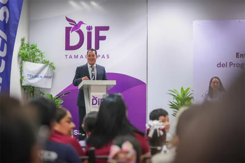 Jorge Alberto Lam Valle, representante de la fundación TELMEX | Foto: DIF Tamaulipas
