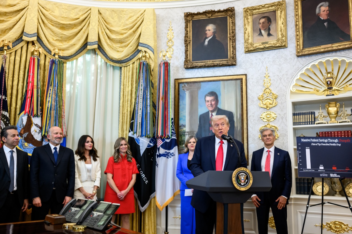 Donald Trump anuncia construcción de nuevo Salón de Baile en la Casa Blanca