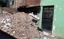 Abandonan de nuevo escombro en una calle de Durango, ahora en este lugar