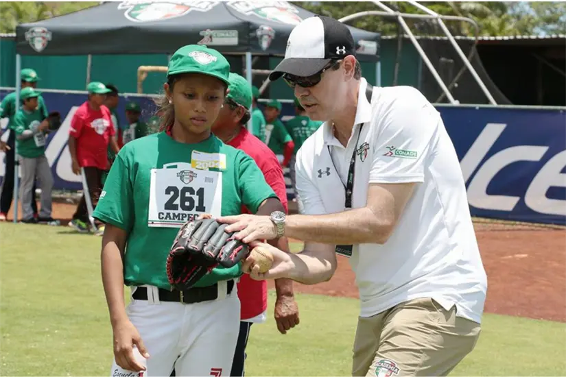 Tras su retiro oficial en 2012, Ismael “Rocket” Valdéz se ha dedicado a impulsar el desarrollo del beisbol en México. Foto: FB @ismael.valdez.1422