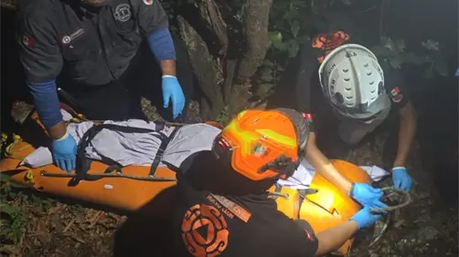 VIDEO | Operativo de rescate en Pico UDEM logra extraer cuerpo de senderista