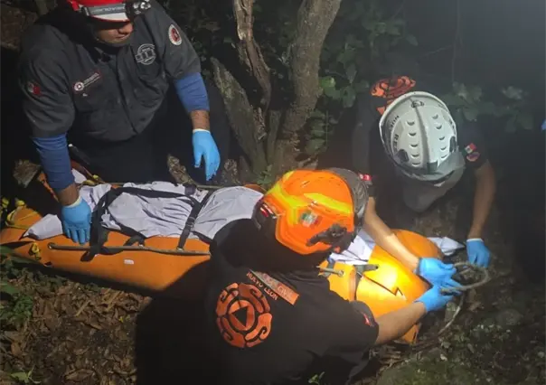VIDEO | Operativo de rescate en Pico UDEM logra extraer cuerpo de senderista