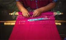 UNESCO impulsa la protección del bordado maya y certifica a más de 200 artesanas en Yucatán UNESCO impulsa la protección del bordado maya y certifica a más de 200 artesanas en Yucatán