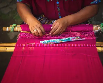 UNESCO impulsa la protección del bordado maya y certifica a más de 200 artesanas en Yucatán