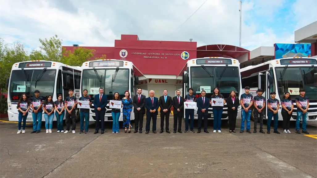 UANL mejora movilidad estudiantil en el Valle de las Salinas con transporte gratuito