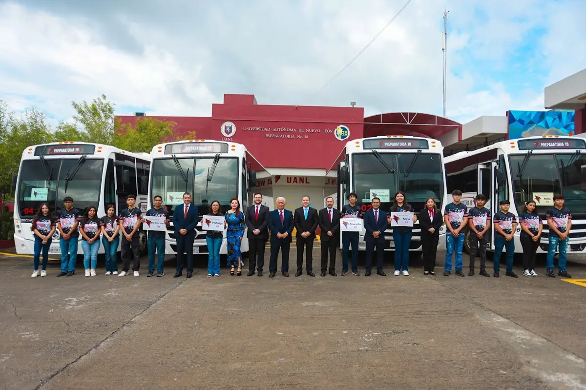 La Preparatoria 18 de la Univerisdad Autónoma de Nuevo León (UANL) contará con 4 unidades que brindarán servicio de transporte gratuito a los estudiantes. Foto: Universidad Autónoma de Nuevo León (UANL)