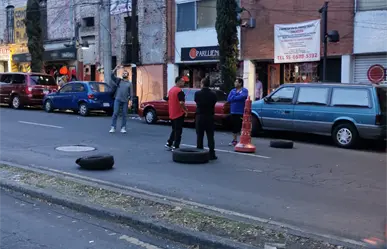 Vecinos de Tacubaya bloquean avenida Jalisco por desabasto de agua en Miguel Hidalgo