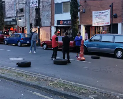 Vecinos de Tacubaya bloquean avenida Jalisco por desabasto de agua en Miguel Hidalgo