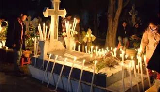 Festival de Día de Muertos en San Mateo Atenco ofrece velada en panteón, arte, y gastronomía
