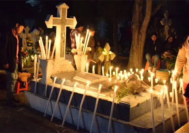Festival de Día de Muertos en San Mateo Atenco ofrece velada en panteón, arte, y gastronomía