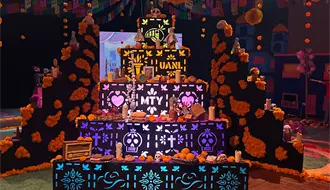 Monterrey celebra el Día de Muertos 2025 con altar artístico en el Palacio Municipal