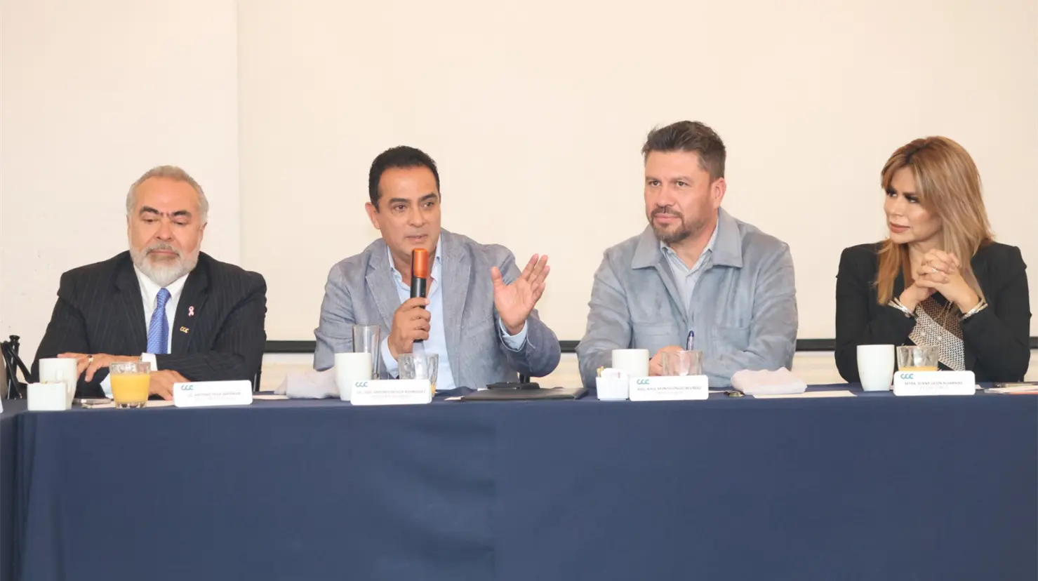 Se reunen empresarios de Durango para revisar temas de informalidad y obra pública. Foto: CCE.