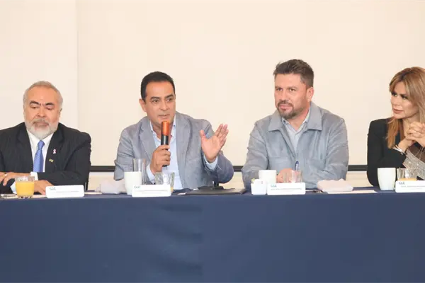 Empresarios de Durango y el municipio buscan combatir el comercio informal