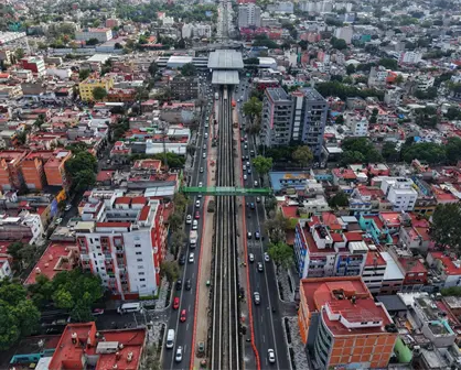 FOTOS | Así luce la construcción de la calzada flotante sobre la Línea 2 del Metro CDMX