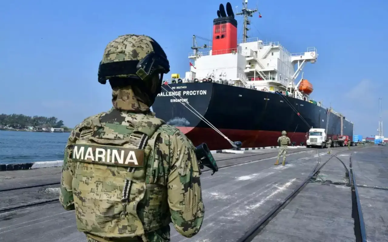 Marino en puerto de Tampico. Foto: Secretaría de Seguridad y Protección Ciudadana