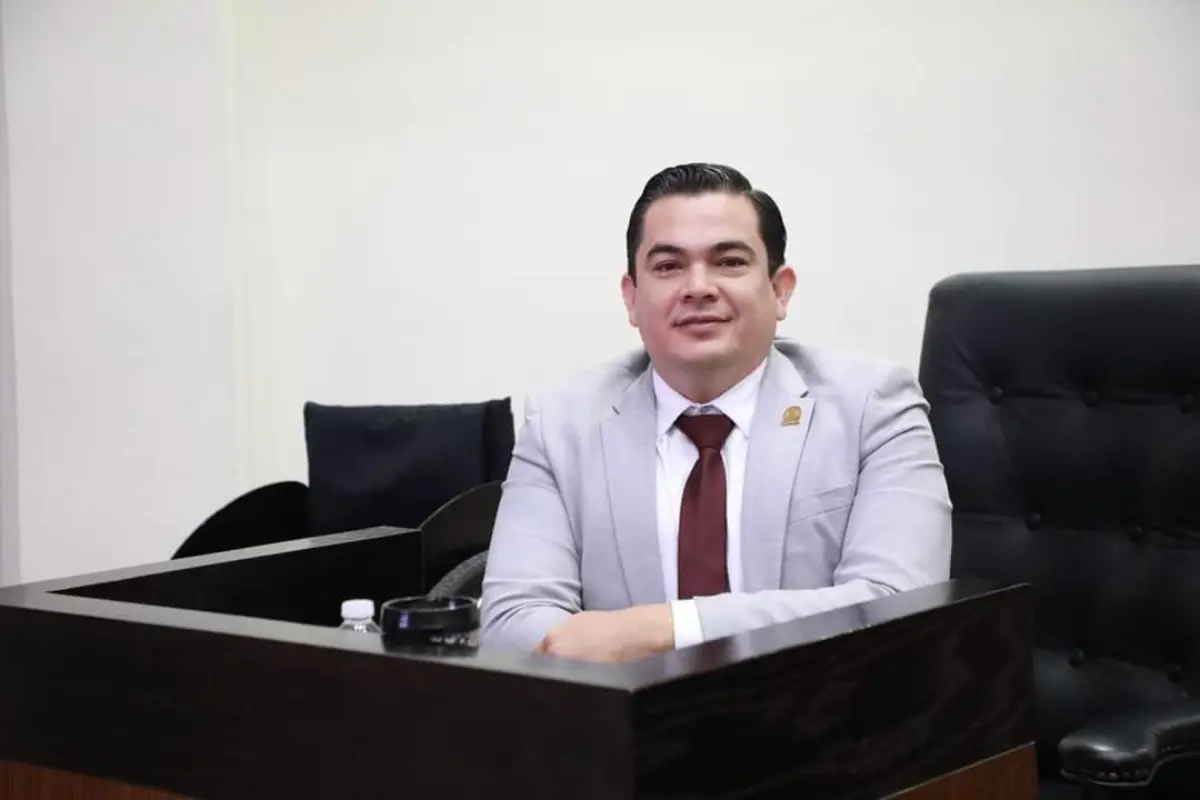 Las personas naturalizadas tienen los mismos derechos políticos que cualquier otro ciudadano: Marco Gallegos Galván, diputado de Morena | Foto: FB