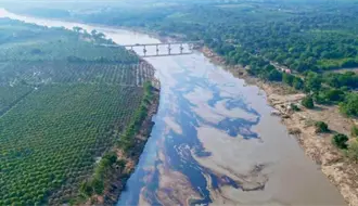 Derrame de Pemex contamina 8 km del río Pantepec en Veracruz