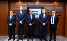 UANL entrega la medalla Dr. José Eleuterio González a destacados en medicina y arte UANL entrega la medalla Dr. José Eleuterio González a destacados en medicina y arte