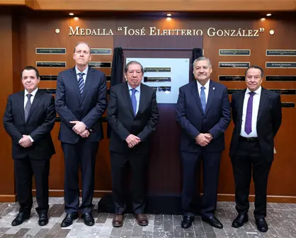 UANL entrega la medalla Dr. José Eleuterio González a destacados en medicina y arte