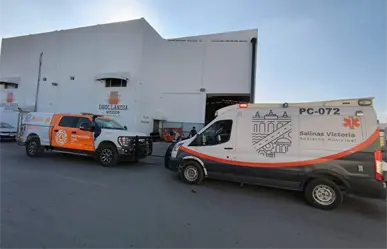 Elevador cae sobre persona en zona industrial de Salinas Victoria, Nuevo León