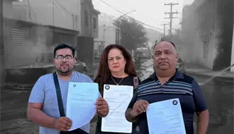 Vecinos de Santa Catarina presentan denuncia por incendio; el alcalde Jesús Nava apoya a afectados