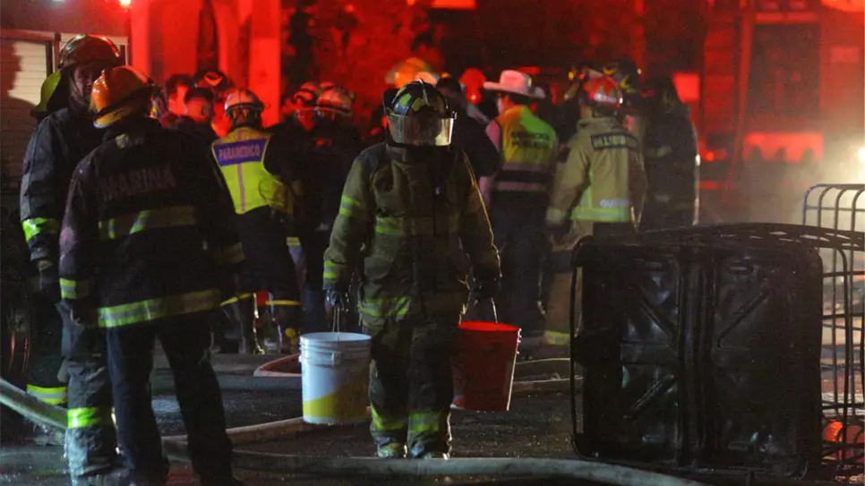 Siete horas de fuego en Ecatepec: sofocan incendio en fábrica clandestina de colchones Siete horas de fuego en Ecatepec: sofocan incendio en fábrica clandestina de colchones