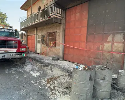 Incendio en fábrica de Ecatepec deja cuatro viviendas con afectaciones por las llamas
