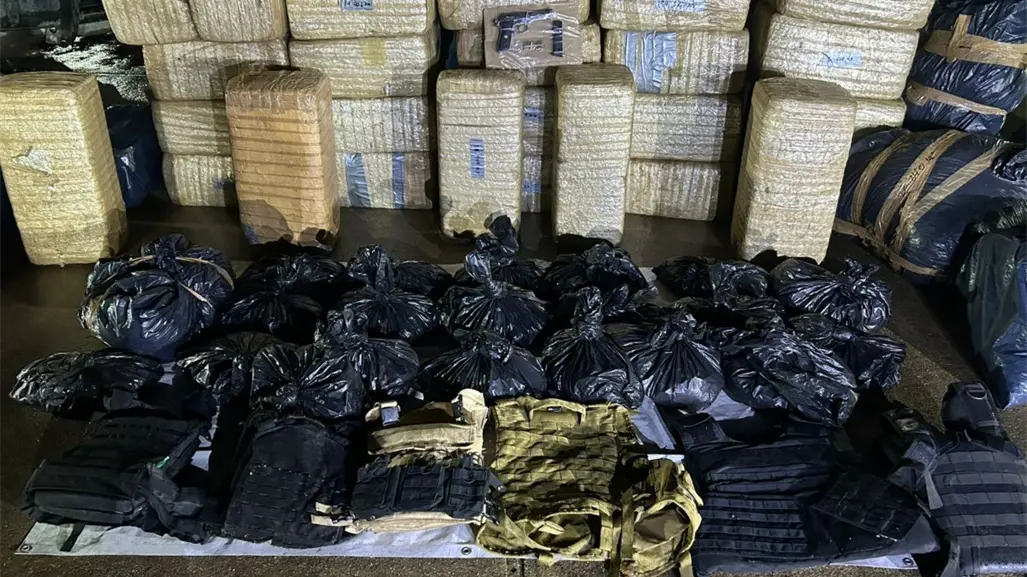 Aseguran más de media tonelada de marihuana y equipos tácticos en Tabasco; hay un detenido