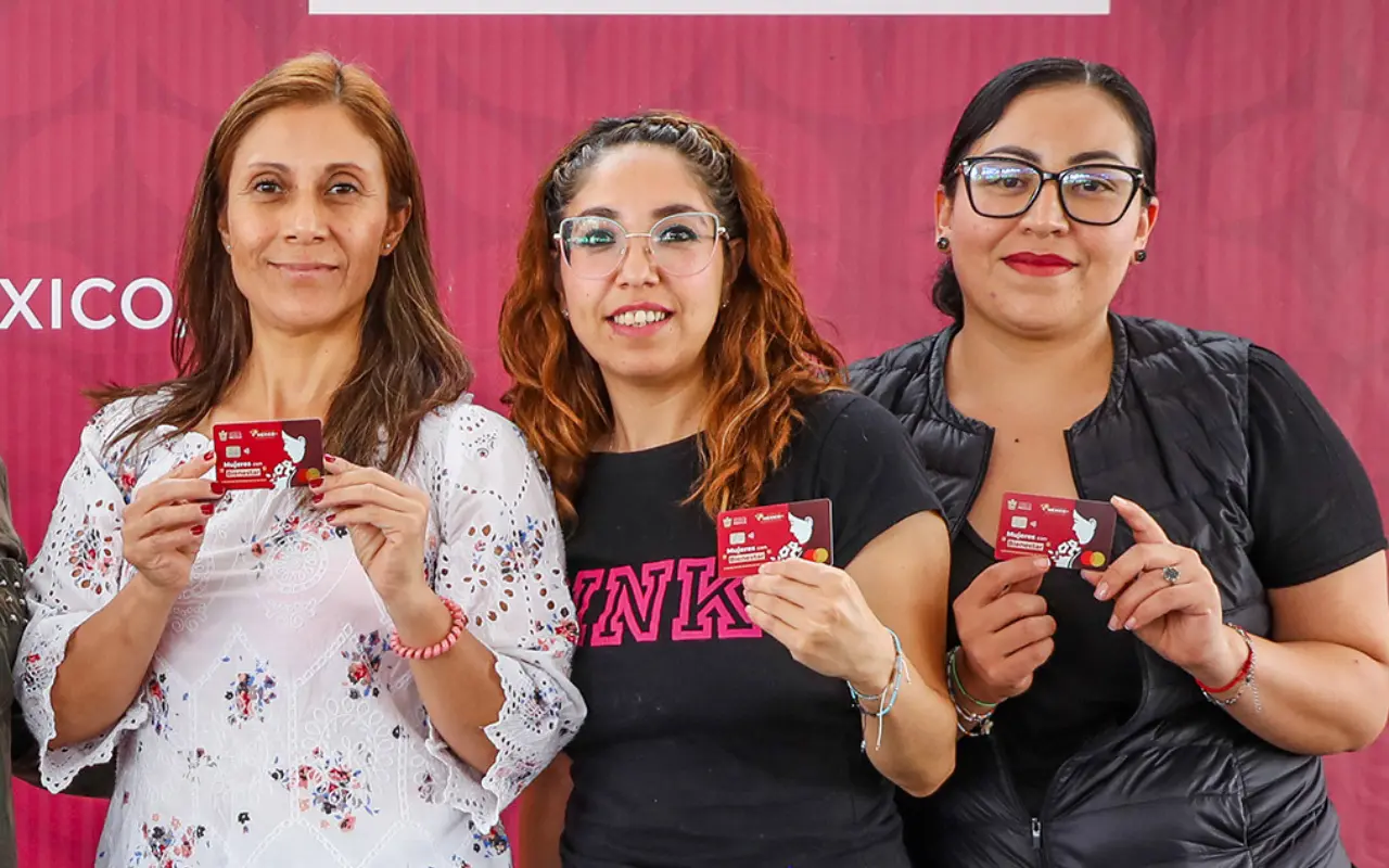 Programa Mujeres con Bienestar. Foto: X/ @BienestarEdoMx (Canva)