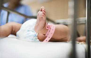 Detienen a adolescente que abandonó a su bebé recién nacida en un baldío de Yucatán