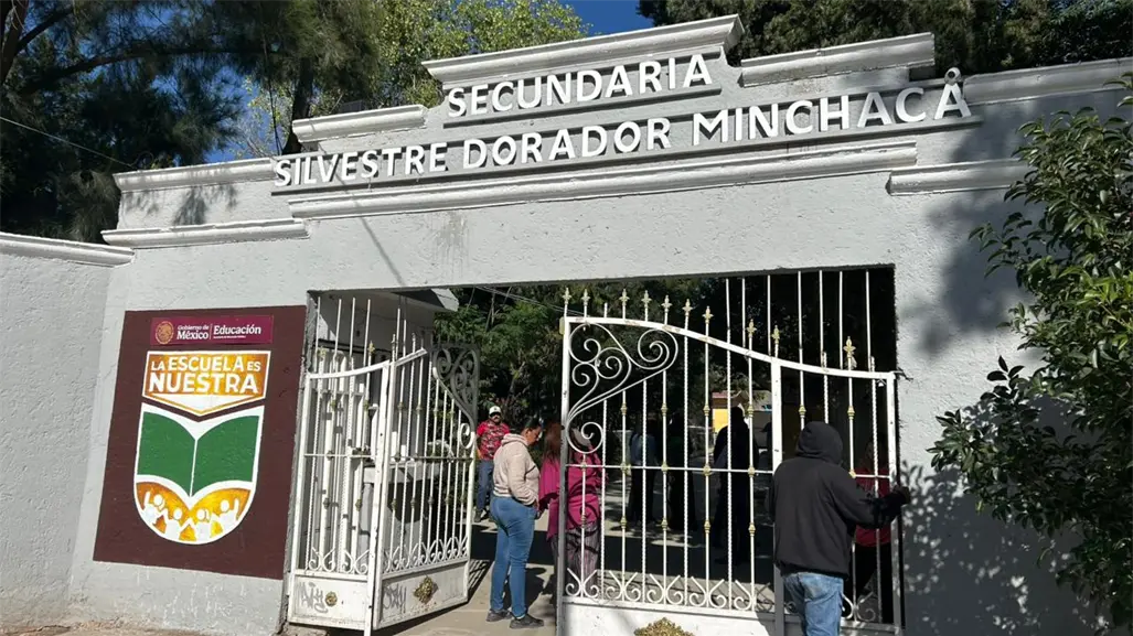 Maestros de secundaria de Durango faltan a clases por conflicto de intereses